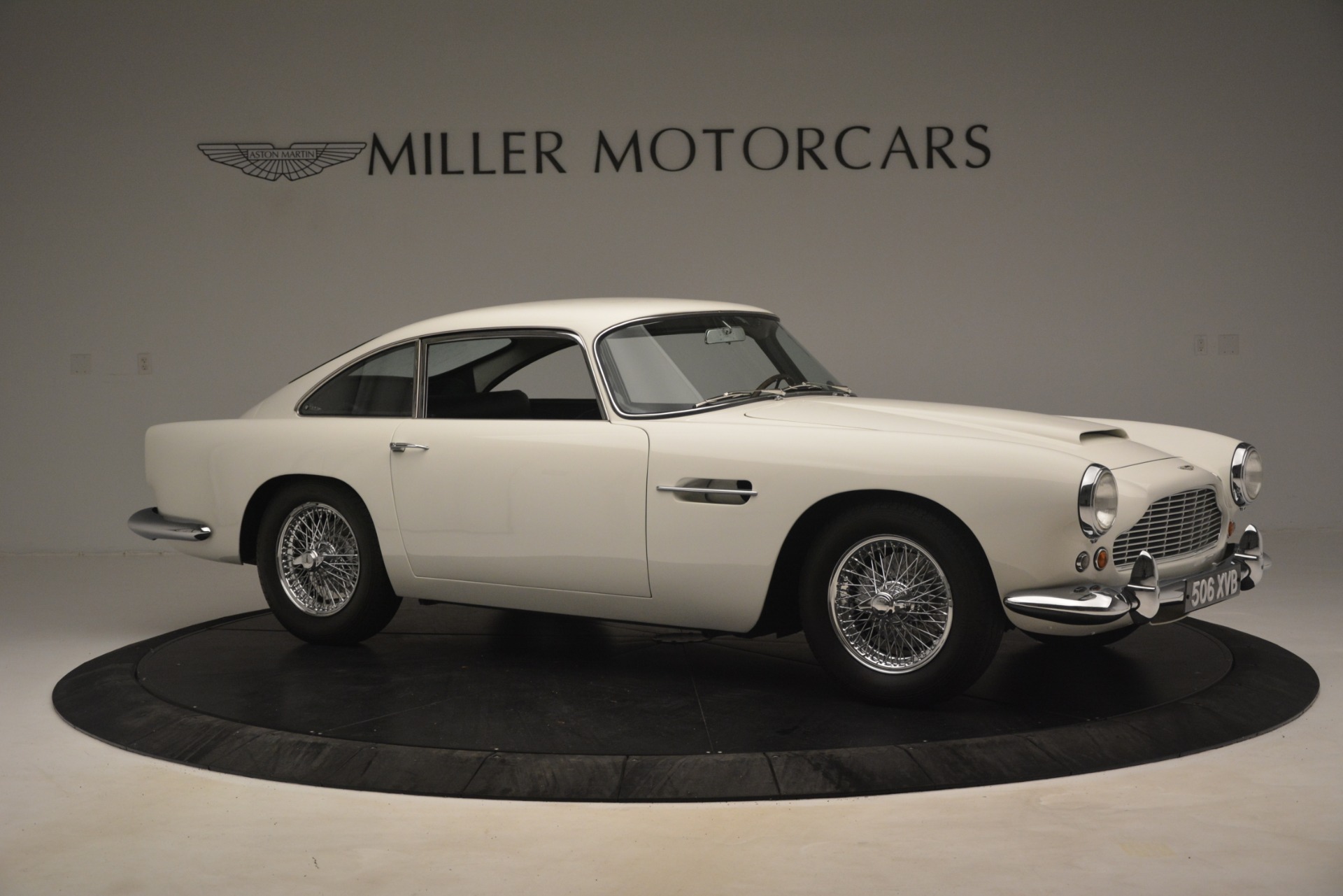 ミニカー Spark Aston Martin DB4 Series 4 1961 Spark Aston Martin DB4 Series 4 1961