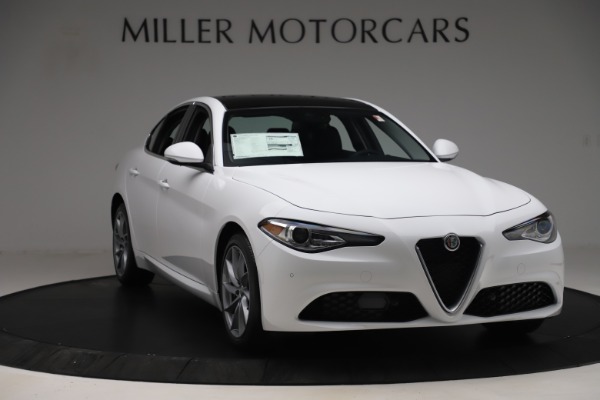 New 2019 Alfa Romeo Giulia Q4 for sale Sold at Bentley Greenwich in Greenwich CT 06830 11