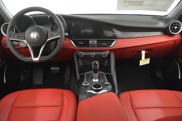 New 2019 Alfa Romeo Giulia Q4 for sale Sold at Bentley Greenwich in Greenwich CT 06830 16