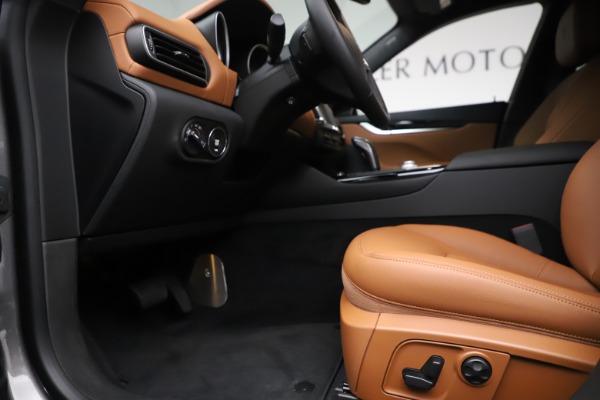 New 2019 Maserati Levante Q4 for sale $83,660 at Bentley Greenwich in Greenwich CT 06830 14