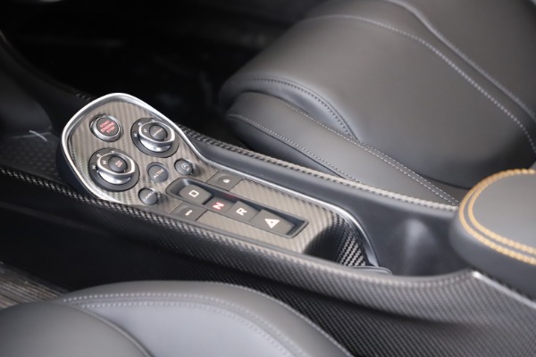 New 2019 McLaren 600LT for sale $279,310 at Bentley Greenwich in Greenwich CT 06830 20
