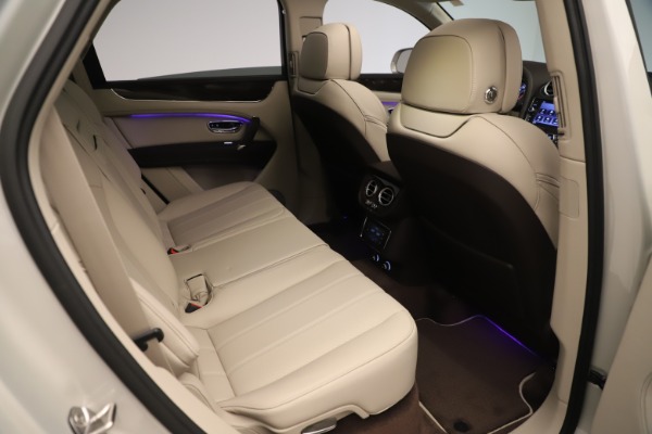 Used 2020 Bentley Bentayga V8 for sale $158,900 at Bentley Greenwich in Greenwich CT 06830 24