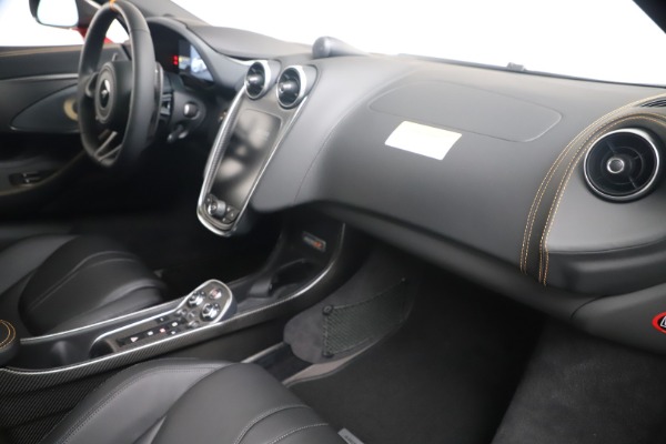New 2019 McLaren 600LT Coupe for sale $285,236 at Bentley Greenwich in Greenwich CT 06830 26