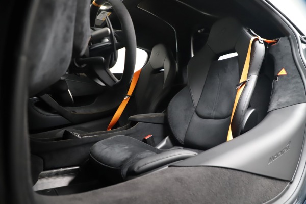 New 2019 McLaren 600LT Coupe for sale $311,619 at Bentley Greenwich in Greenwich CT 06830 20