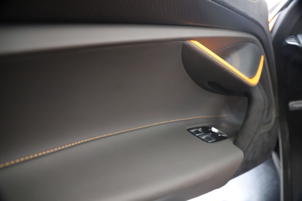 New 2020 McLaren 720S Spider Convertible for sale $374,440 at Bentley Greenwich in Greenwich CT 06830 27