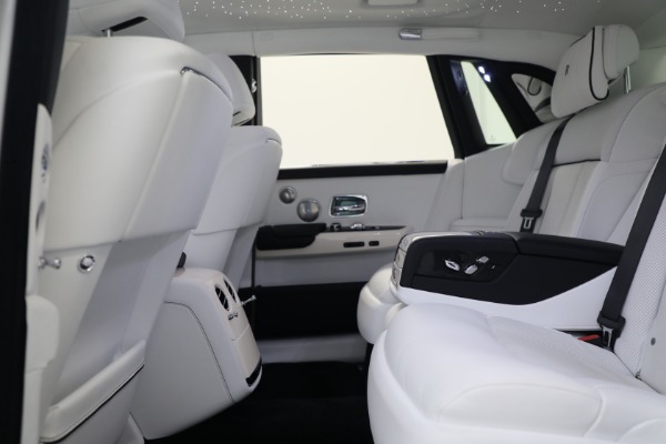 New 2020 Rolls-Royce Phantom for sale $545,200 at Bentley Greenwich in Greenwich CT 06830 19