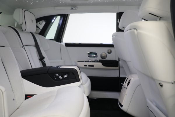 Used 2020 Rolls-Royce Phantom for sale $383,900 at Bentley Greenwich in Greenwich CT 06830 26