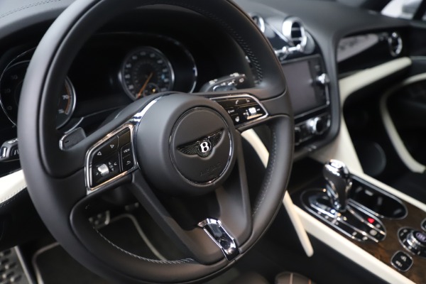 Used 2018 Bentley Bentayga Mulliner Edition for sale Sold at Bentley Greenwich in Greenwich CT 06830 18
