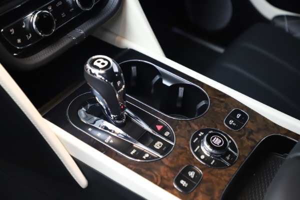 Used 2018 Bentley Bentayga Mulliner Edition for sale Sold at Bentley Greenwich in Greenwich CT 06830 20