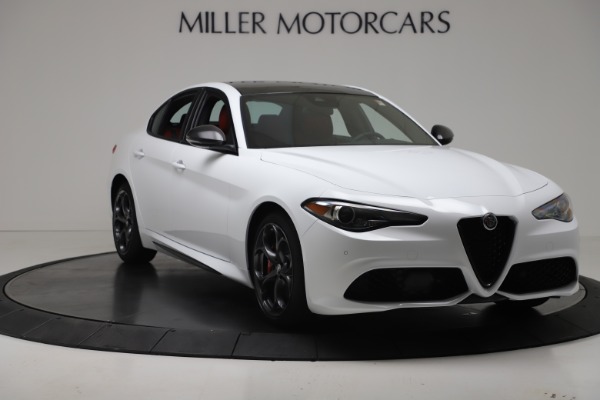 New 2019 Alfa Romeo Giulia Ti Sport Carbon Q4 for sale Sold at Bentley Greenwich in Greenwich CT 06830 11