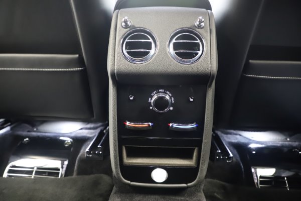 Used 2020 Rolls-Royce Cullinan for sale Sold at Bentley Greenwich in Greenwich CT 06830 24