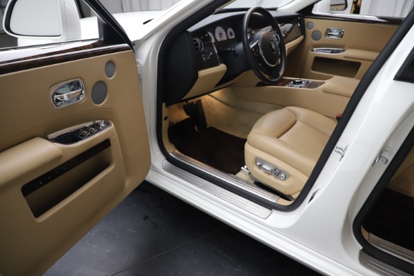 Used 2015 Rolls-Royce Ghost for sale Sold at Bentley Greenwich in Greenwich CT 06830 23