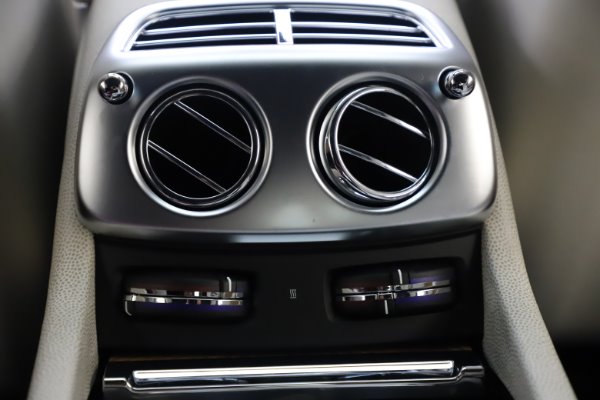 Used 2016 Rolls-Royce Wraith for sale Sold at Bentley Greenwich in Greenwich CT 06830 27