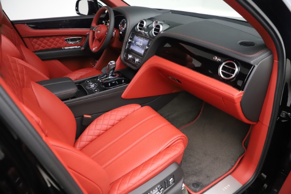 Used 2020 Bentley Bentayga V8 for sale $154,900 at Bentley Greenwich in Greenwich CT 06830 24