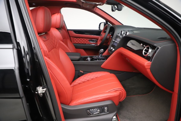 Used 2020 Bentley Bentayga V8 for sale $154,900 at Bentley Greenwich in Greenwich CT 06830 25