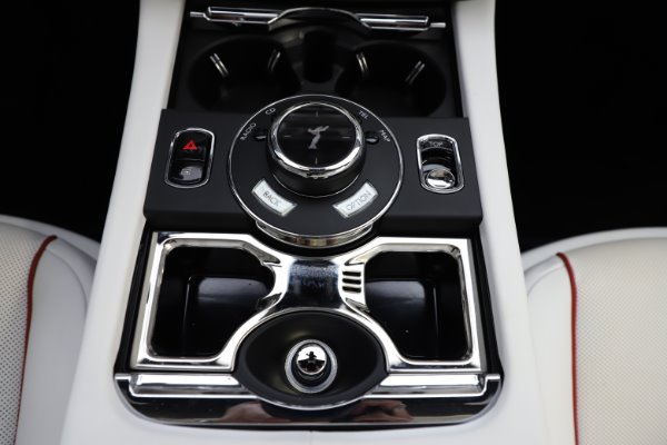 Used 2016 Rolls-Royce Dawn for sale $239,900 at Bentley Greenwich in Greenwich CT 06830 25