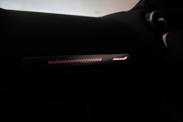 New 2020 McLaren GT Coupe for sale $249,275 at Bentley Greenwich in Greenwich CT 06830 27