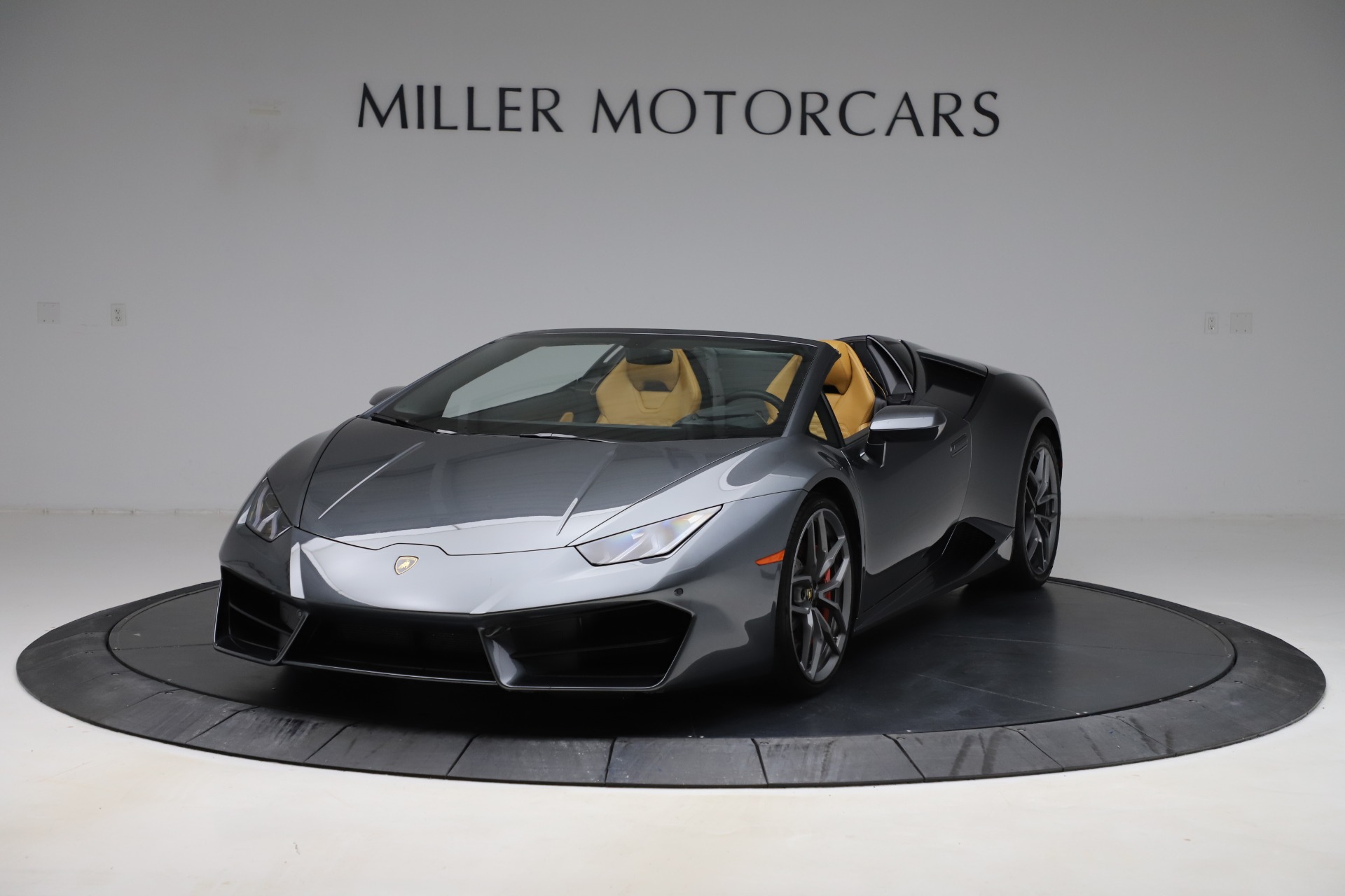 Used 2018 Lamborghini Huracan LP 580-2 Spyder for sale Sold at Bentley Greenwich in Greenwich CT 06830 1