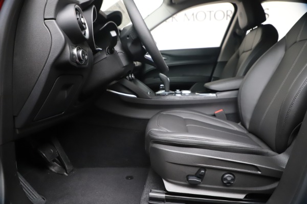 New 2020 Alfa Romeo Stelvio Q4 for sale $49,240 at Bentley Greenwich in Greenwich CT 06830 14