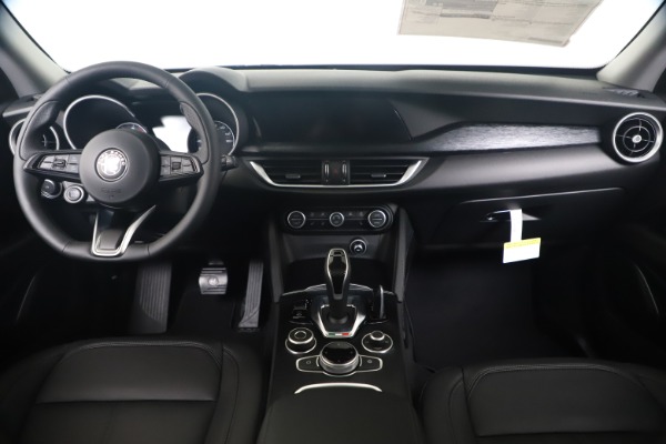 New 2020 Alfa Romeo Stelvio Q4 for sale $49,240 at Bentley Greenwich in Greenwich CT 06830 16