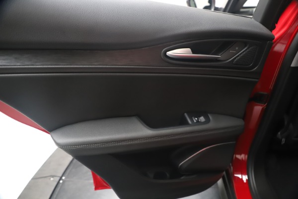 New 2020 Alfa Romeo Stelvio Q4 for sale $49,240 at Bentley Greenwich in Greenwich CT 06830 21