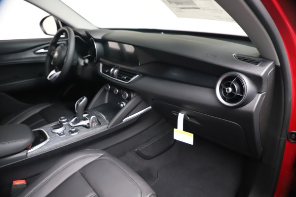 New 2020 Alfa Romeo Stelvio Q4 for sale $49,240 at Bentley Greenwich in Greenwich CT 06830 22