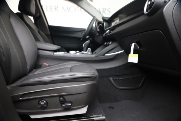 New 2020 Alfa Romeo Stelvio Q4 for sale $49,240 at Bentley Greenwich in Greenwich CT 06830 23