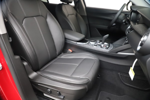 New 2020 Alfa Romeo Stelvio Q4 for sale $49,240 at Bentley Greenwich in Greenwich CT 06830 24