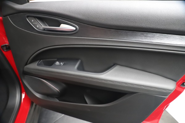 New 2020 Alfa Romeo Stelvio Q4 for sale $49,240 at Bentley Greenwich in Greenwich CT 06830 25