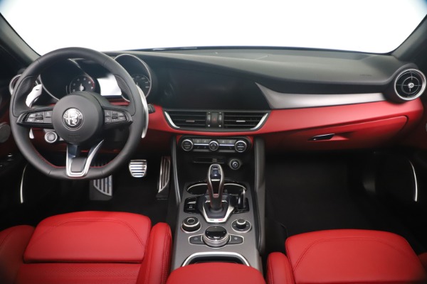 New 2020 Alfa Romeo Giulia Ti Sport Q4 for sale Sold at Bentley Greenwich in Greenwich CT 06830 16