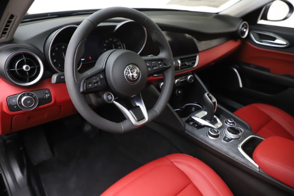 New 2020 Alfa Romeo Giulia Q4 for sale $45,740 at Bentley Greenwich in Greenwich CT 06830 13