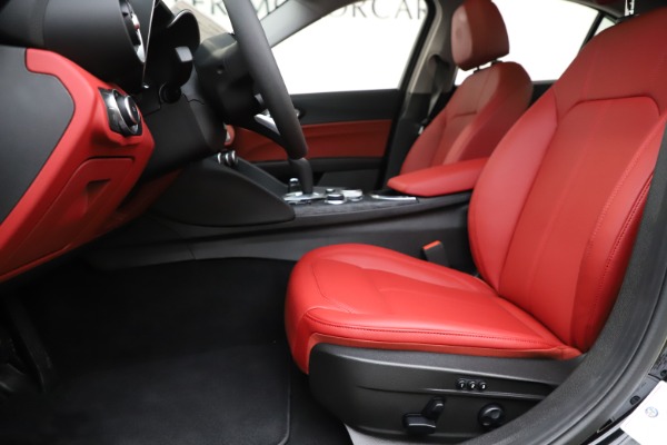 New 2020 Alfa Romeo Giulia Q4 for sale $45,740 at Bentley Greenwich in Greenwich CT 06830 14