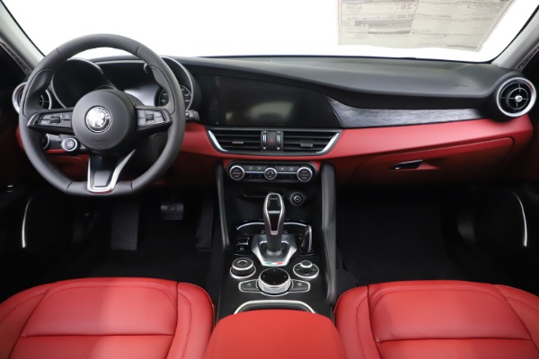New 2020 Alfa Romeo Giulia Q4 for sale $45,740 at Bentley Greenwich in Greenwich CT 06830 16