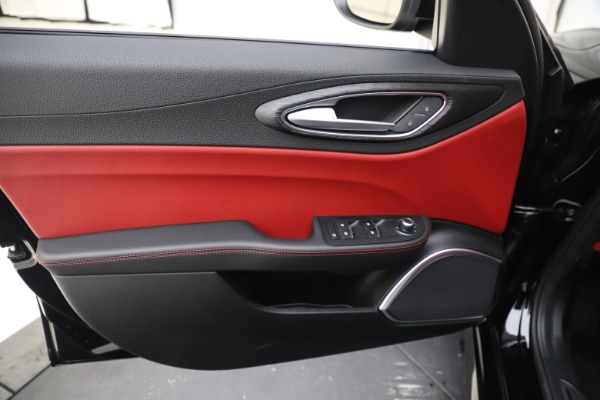 New 2020 Alfa Romeo Giulia Q4 for sale $45,740 at Bentley Greenwich in Greenwich CT 06830 17