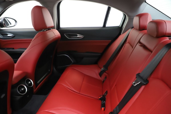 New 2020 Alfa Romeo Giulia Q4 for sale $45,740 at Bentley Greenwich in Greenwich CT 06830 19