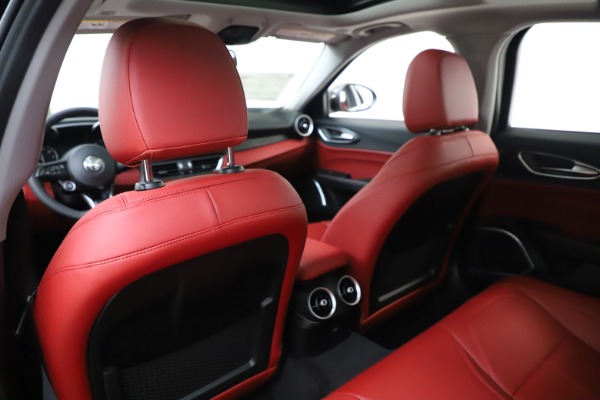New 2020 Alfa Romeo Giulia Q4 for sale $45,740 at Bentley Greenwich in Greenwich CT 06830 20