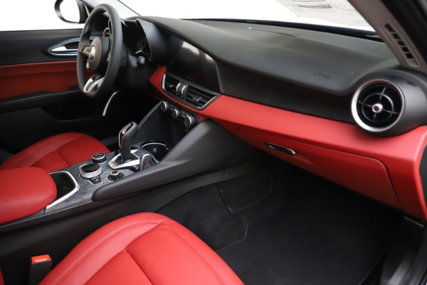 New 2020 Alfa Romeo Giulia Q4 for sale $45,740 at Bentley Greenwich in Greenwich CT 06830 22