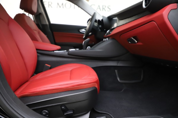 New 2020 Alfa Romeo Giulia Q4 for sale $45,740 at Bentley Greenwich in Greenwich CT 06830 23