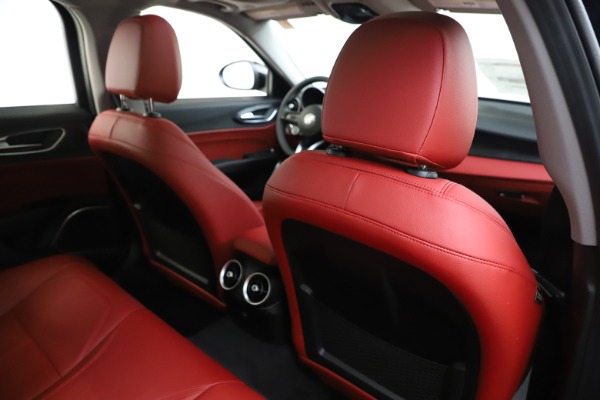 New 2020 Alfa Romeo Giulia Q4 for sale $45,740 at Bentley Greenwich in Greenwich CT 06830 28