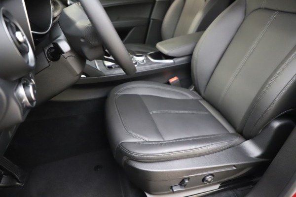 New 2020 Alfa Romeo Stelvio Sport Q4 for sale $50,190 at Bentley Greenwich in Greenwich CT 06830 15