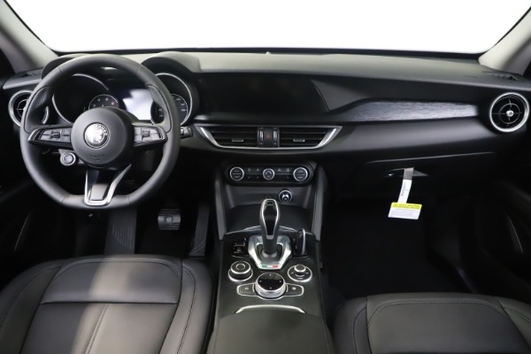 New 2020 Alfa Romeo Stelvio Sport Q4 for sale $50,190 at Bentley Greenwich in Greenwich CT 06830 16
