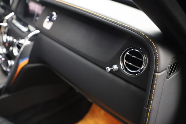 New 2020 Rolls-Royce Cullinan for sale $385,525 at Bentley Greenwich in Greenwich CT 06830 27