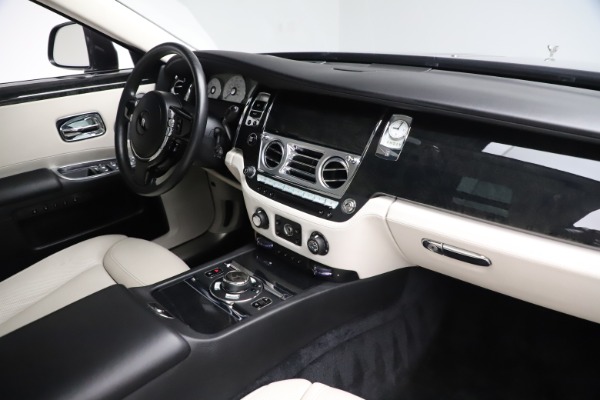 Used 2016 Rolls-Royce Ghost for sale Sold at Bentley Greenwich in Greenwich CT 06830 18