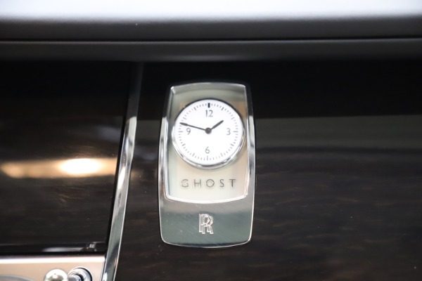 Used 2015 Rolls-Royce Ghost for sale Sold at Bentley Greenwich in Greenwich CT 06830 24