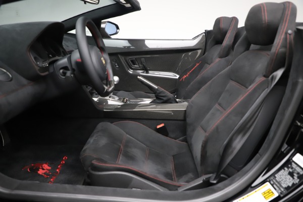 Used 2013 Lamborghini Gallardo LP 570-4 Spyder Performante for sale Sold at Bentley Greenwich in Greenwich CT 06830 18