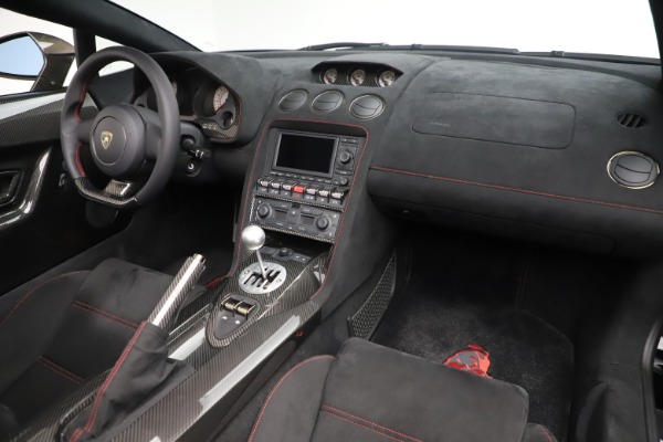 Used 2013 Lamborghini Gallardo LP 570-4 Spyder Performante for sale Sold at Bentley Greenwich in Greenwich CT 06830 23