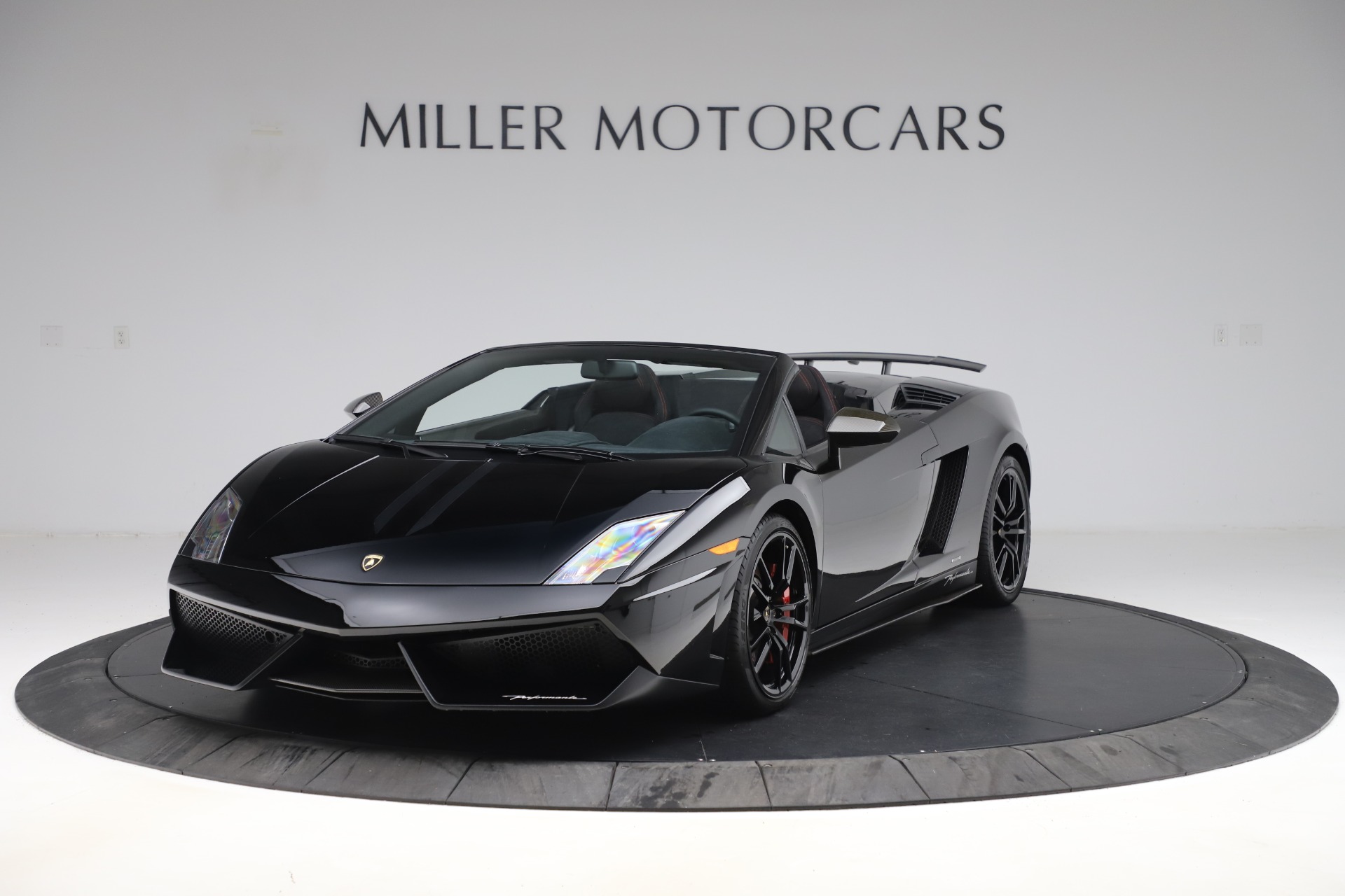 Used 2013 Lamborghini Gallardo LP 570-4 Spyder Performante for sale Sold at Bentley Greenwich in Greenwich CT 06830 1