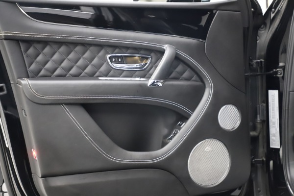 Used 2017 Bentley Bentayga W12 for sale $139,900 at Bentley Greenwich in Greenwich CT 06830 16
