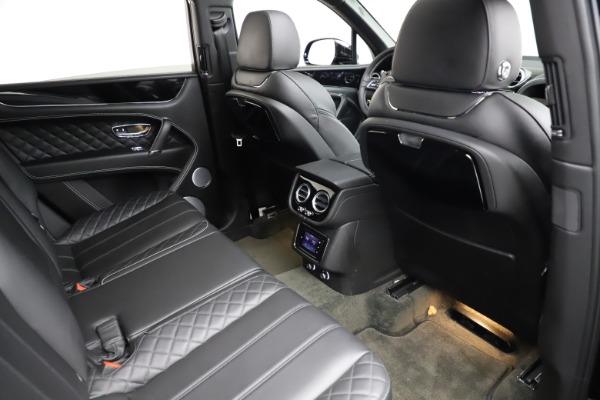Used 2017 Bentley Bentayga W12 for sale $139,900 at Bentley Greenwich in Greenwich CT 06830 28