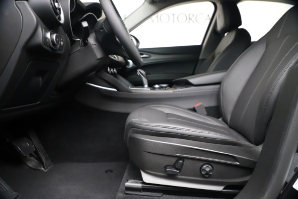New 2019 Alfa Romeo Stelvio Ti Q4 for sale $51,840 at Bentley Greenwich in Greenwich CT 06830 14